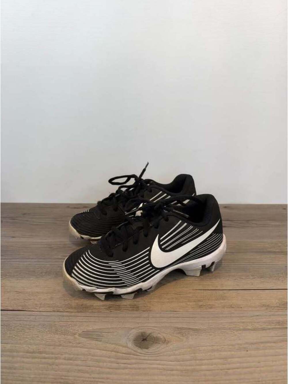 Nike Alpha Menace Shark 2 Football Cleats Size 1Y